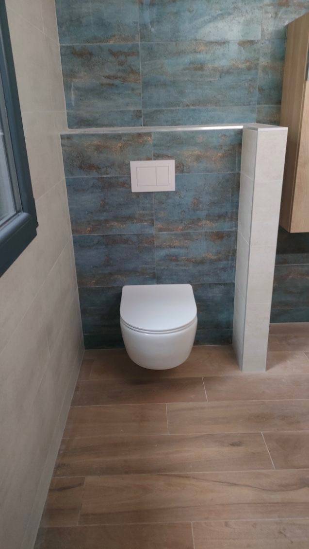 wc suspendu 2.JPEG